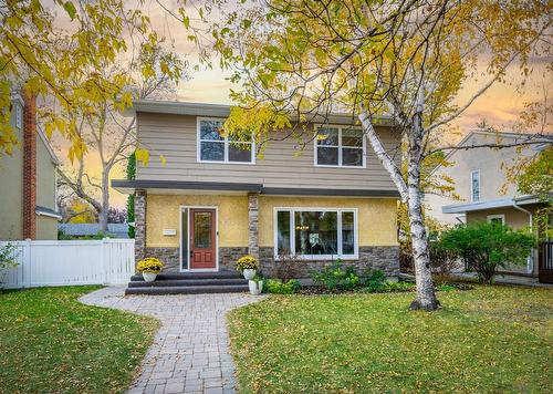 637 Waterloo Street, Winnipeg, MB - Outdoor With Facade