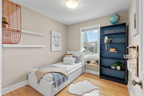 637 Waterloo Street, Winnipeg, MB - Indoor Photo Showing Bedroom