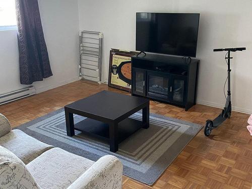 Dwelling - 2616  - 2620 Rue Edmond-Lefebvre, Deux-Montagnes, QC - Indoor Photo Showing Living Room