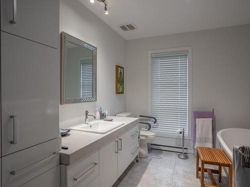 Bathroom - 1900 165E Rue, Saint-Georges, QC - Indoor Photo Showing Bathroom