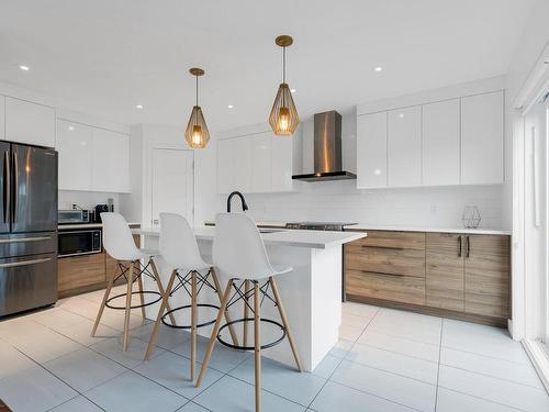 Cuisine - 837 Rue Émilie-Mondor, Terrebonne (Terrebonne), QC - Indoor Photo Showing Kitchen With Upgraded Kitchen