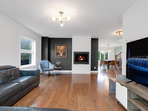 Salon - 837 Rue Émilie-Mondor, Terrebonne (Terrebonne), QC - Indoor Photo Showing Living Room