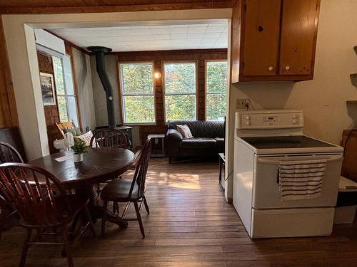 Dining room - 404 Ch. St-Louis, Amherst, QC - Indoor