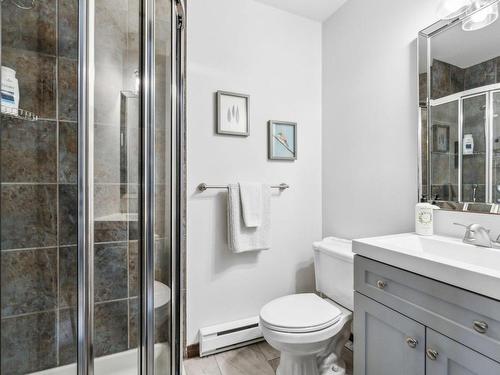 Bathroom - 1641 Ch. Du Golf, Mont-Tremblant, QC - Indoor Photo Showing Bathroom