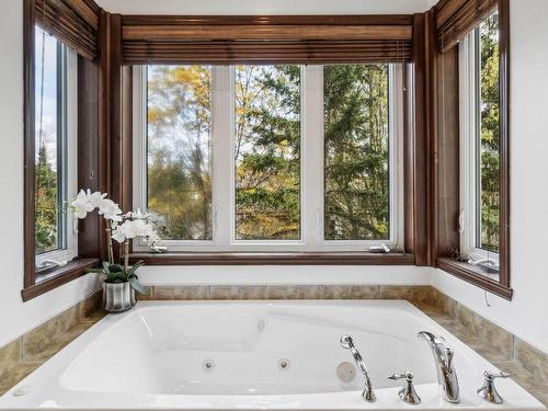 Bathroom - 1641 Ch. Du Golf, Mont-Tremblant, QC - Indoor Photo Showing Bathroom