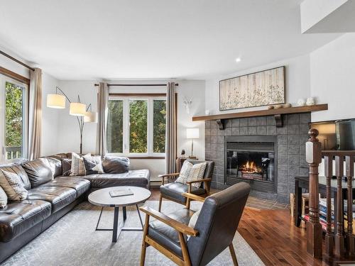 Living room - 1641 Ch. Du Golf, Mont-Tremblant, QC - Indoor Photo Showing Living Room With Fireplace