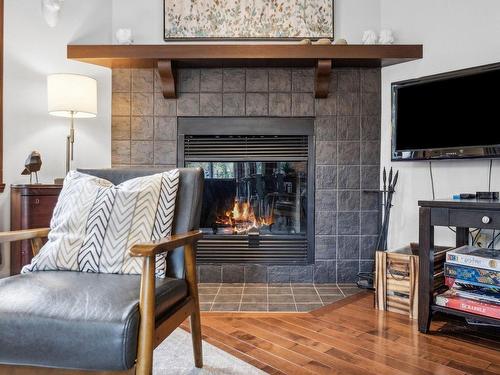 Living room - 1641 Ch. Du Golf, Mont-Tremblant, QC - Indoor Photo Showing Living Room With Fireplace