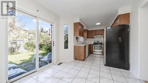 6 Hillsburgh Drive, Brampton, ON - Indoor Photo Showing Kitchen