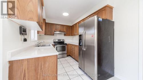 6 Hillsburgh Drive, Brampton, ON - Indoor Photo Showing Kitchen With Double Sink