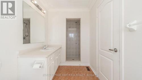 6 Hillsburgh Drive, Brampton, ON - Indoor Photo Showing Bathroom