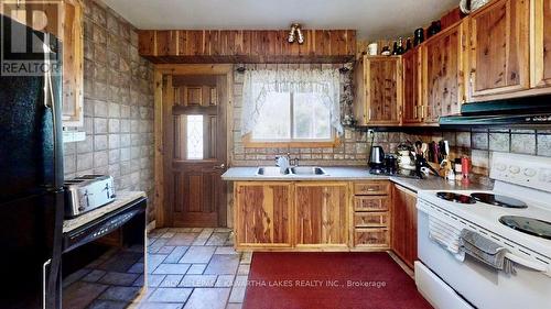 16 Halmar Park Road, Georgina (Pefferlaw), ON - Indoor Photo Showing Kitchen With Double Sink