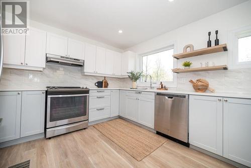 34 Shady Lane, Petawawa, ON - Indoor Photo Showing Kitchen With Stainless Steel Kitchen With Upgraded Kitchen