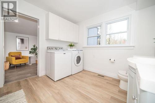 En-suite Bath/Laundry Rm - 34 Shady Lane, Petawawa, ON - Indoor Photo Showing Laundry Room