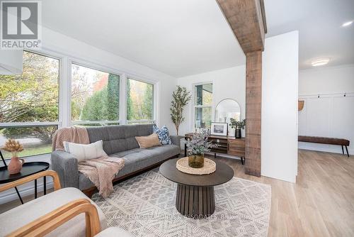 34 Shady Lane, Petawawa, ON - Indoor Photo Showing Living Room