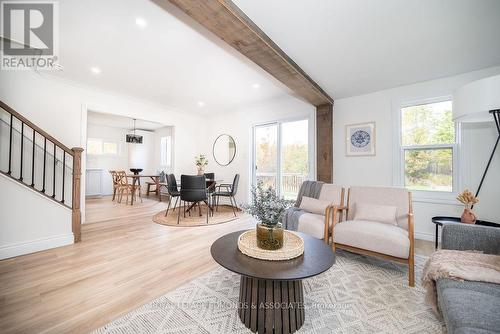 34 Shady Lane, Petawawa, ON - Indoor Photo Showing Living Room