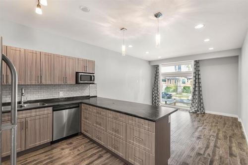 138 Lansdowne Avenue, Winnipeg, MB - Indoor Photo Showing Kitchen