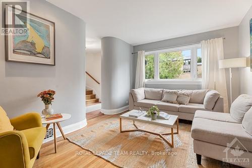 100 Noel Street, Ottawa, ON - Indoor Photo Showing Living Room