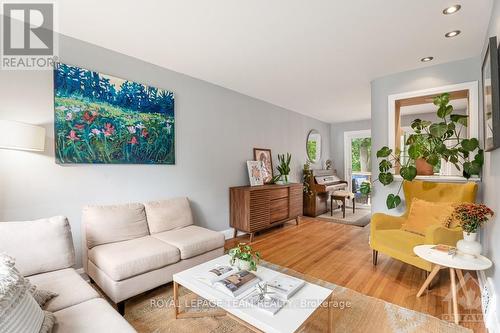 100 Noel Street, Ottawa, ON - Indoor Photo Showing Living Room