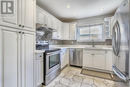 743 Greenfield Crescent, Newmarket, ON - Indoor Photo Showing Kitchen With Stainless Steel Kitchen