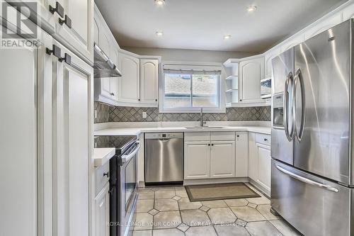 743 Greenfield Crescent, Newmarket, ON - Indoor Photo Showing Kitchen With Stainless Steel Kitchen