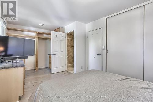 743 Greenfield Crescent, Newmarket, ON - Indoor Photo Showing Bedroom