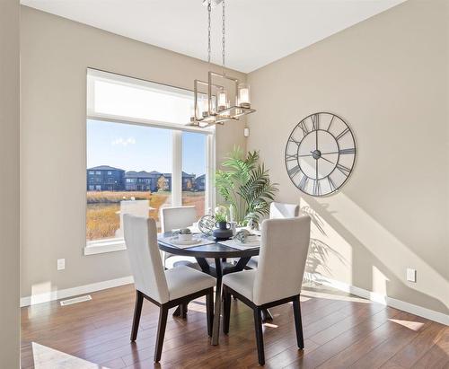 10 Sundog Drive, Winnipeg, MB - Indoor Photo Showing Dining Room