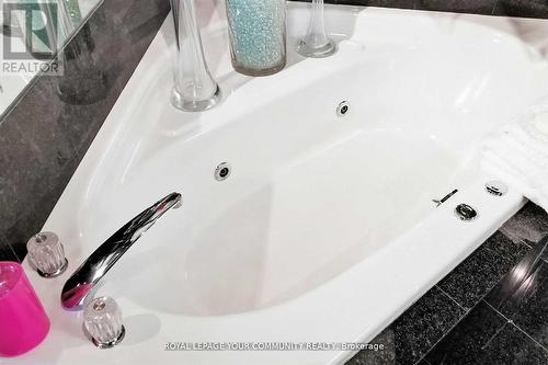 1907 - 10 Torresdale Avenue, Toronto, ON - Indoor Photo Showing Bathroom