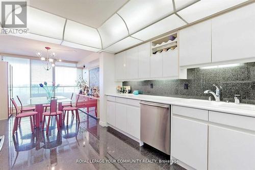 1907 - 10 Torresdale Avenue, Toronto, ON - Indoor Photo Showing Kitchen With Upgraded Kitchen