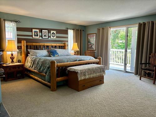 254 305Th Avenue, Kimberley, BC - Indoor Photo Showing Bedroom