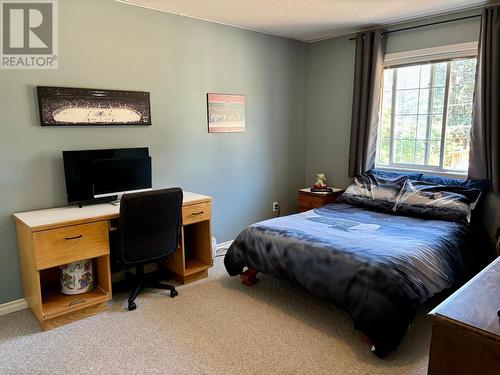 254 305Th Avenue, Kimberley, BC - Indoor Photo Showing Bedroom