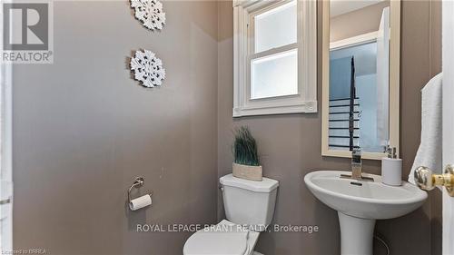 71 Garden Crescent, Brant, ON - Indoor Photo Showing Bathroom