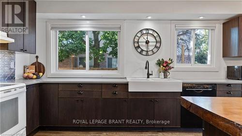 71 Garden Crescent, Brant, ON - Indoor Photo Showing Kitchen