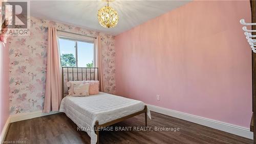 71 Garden Crescent, Brant, ON - Indoor Photo Showing Bedroom