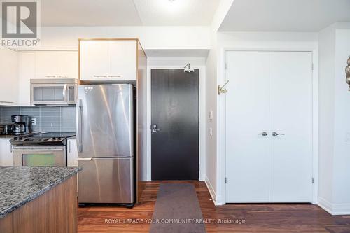 3202 - 5 Valhalla Inn Drive, Toronto, ON - Indoor Photo Showing Kitchen With Stainless Steel Kitchen