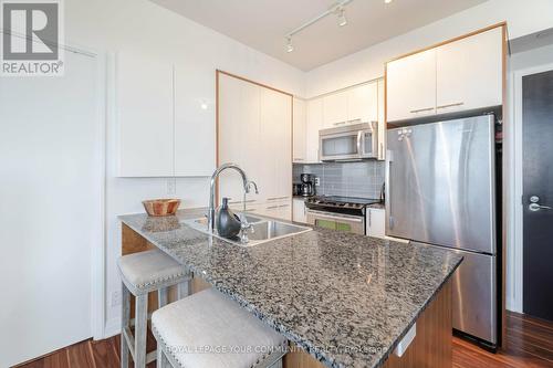 3202 - 5 Valhalla Inn Drive, Toronto, ON - Indoor Photo Showing Kitchen With Stainless Steel Kitchen With Double Sink With Upgraded Kitchen