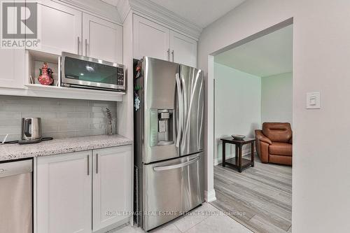 1316 Playford Road, Mississauga, ON - Indoor Photo Showing Kitchen With Stainless Steel Kitchen