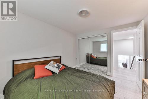 1316 Playford Road, Mississauga, ON - Indoor Photo Showing Bedroom