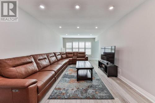 1316 Playford Road, Mississauga, ON - Indoor Photo Showing Living Room