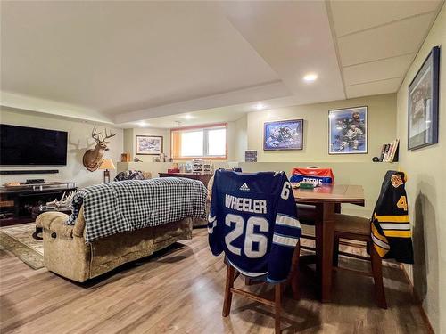 69071 116W Road, Brandon, MB - Indoor Photo Showing Living Room