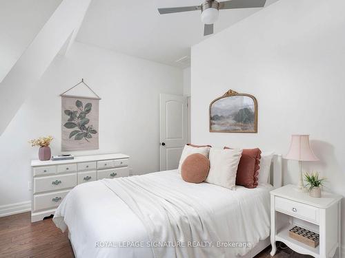 109 Manning Ave, Toronto, ON - Indoor Photo Showing Bedroom