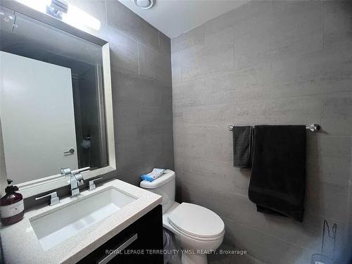 1005-224 King St W, Toronto, ON - Indoor Photo Showing Bathroom