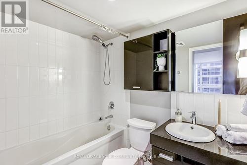 821 - 19 Singer Court, Toronto, ON - Indoor Photo Showing Bathroom