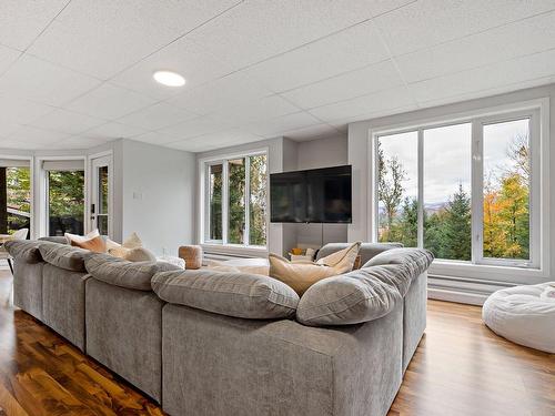 Family room - 272 Rue Du Sommet, Mont-Tremblant, QC - Indoor Photo Showing Living Room