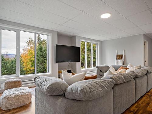 Family room - 272 Rue Du Sommet, Mont-Tremblant, QC - Indoor Photo Showing Living Room