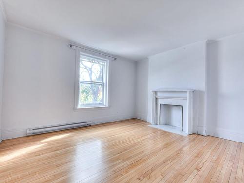 Living room - 438A  - 440A Av. Mount-Stephen, Westmount, QC - Indoor With Fireplace