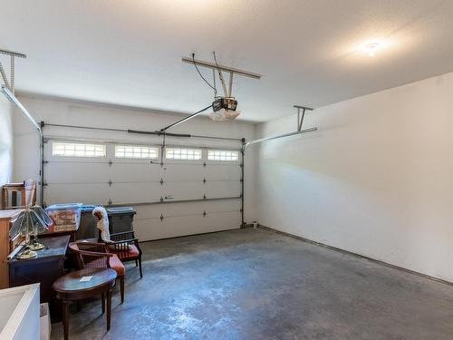 112-2920 Valleyview Drive, Kamloops, BC - Indoor Photo Showing Garage