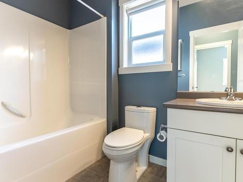 112-2920 Valleyview Drive, Kamloops, BC - Indoor Photo Showing Bathroom