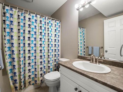 1266 Raven Drive, Kamloops, BC - Indoor Photo Showing Bathroom