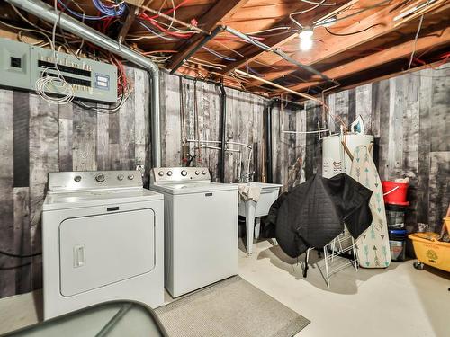 Salle de bains - 582 Rue Monseigneur-Brunet, Gatineau (Buckingham), QC - Indoor Photo Showing Laundry Room