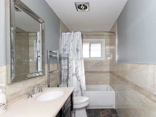 430 Westbury Crescent, Thunder Bay, ON - Indoor Photo Showing Bathroom